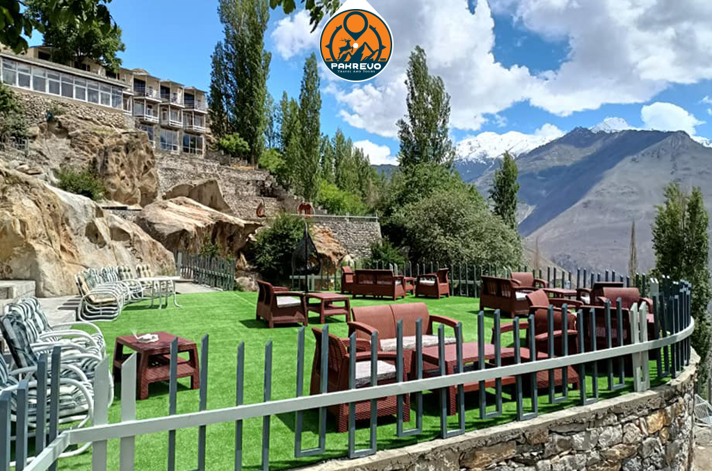 Panoramic view from Eagle’s Nest viewpoint over Karimabad