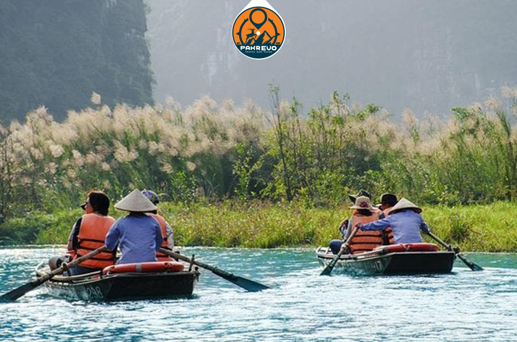 Tour group rafting on the river below Fairy Meadows