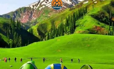 Students trekking the trail from Shogran to Siri Paye Meadows