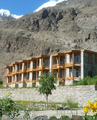 Eagle’s Nest Hotel in Hunza offering panoramic views of Hunza Valley, snow-capped peaks, and sunrise/sunset viewpoints